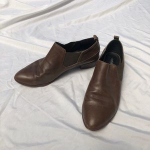 LAST CHANCE Kelsi Dagger leather Chelsea booties